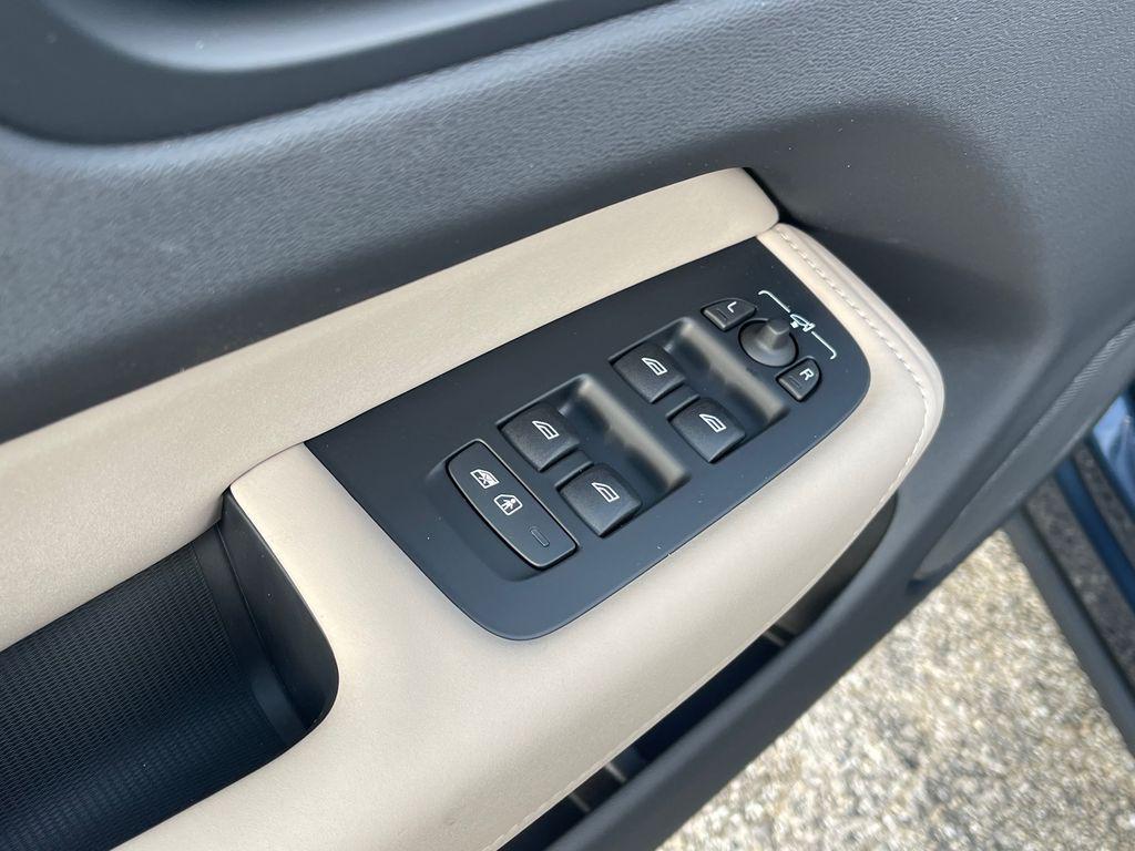 new 2026 Volvo XC60 car, priced at $56,190