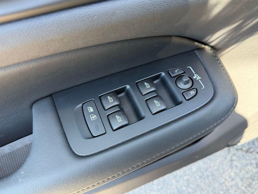 used 2026 Volvo V60 Cross Country car, priced at $54,990