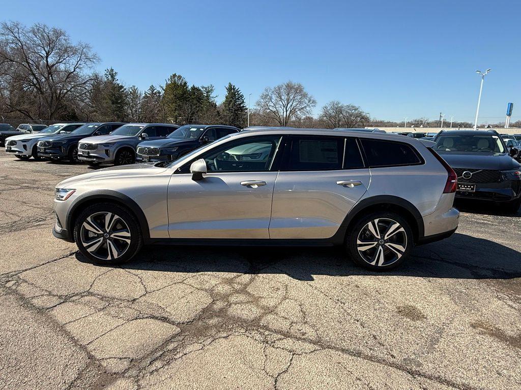 used 2026 Volvo V60 Cross Country car, priced at $54,990