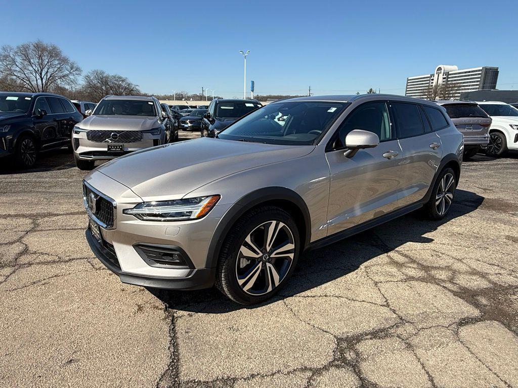 used 2026 Volvo V60 Cross Country car, priced at $54,990