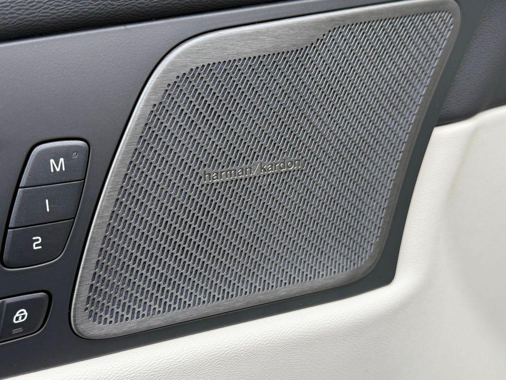 new 2026 Volvo XC60 car, priced at $60,935