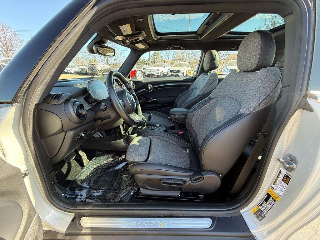 used 2023 MINI Hardtop car, priced at $21,500