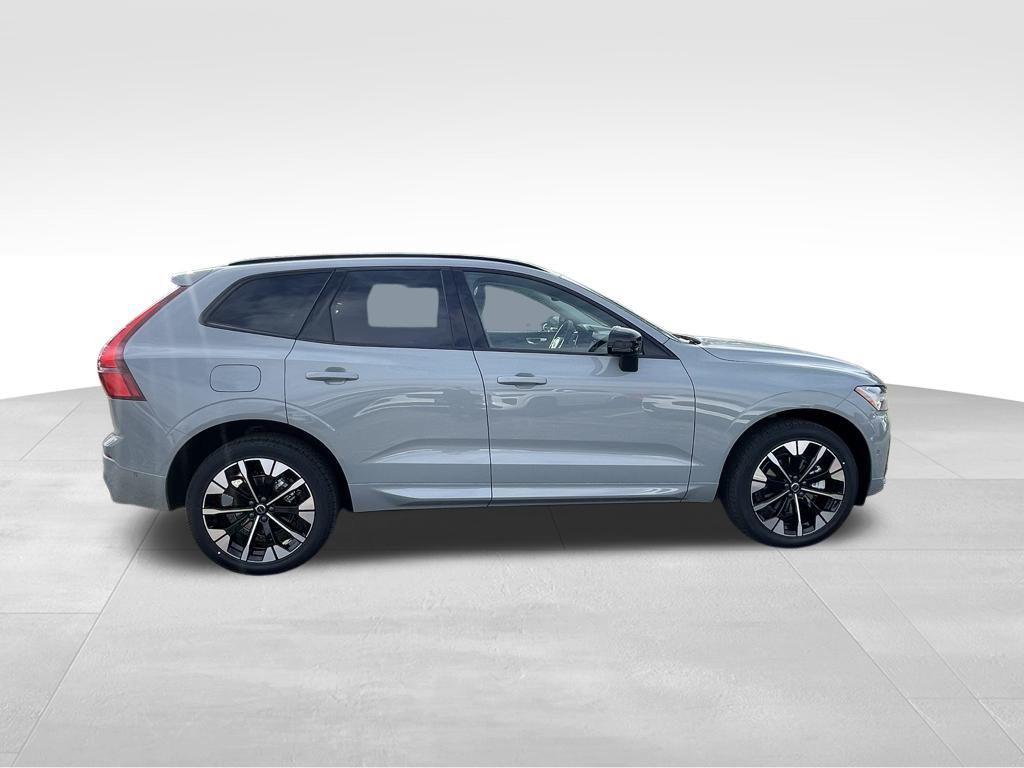new 2026 Volvo XC60 car, priced at $56,190