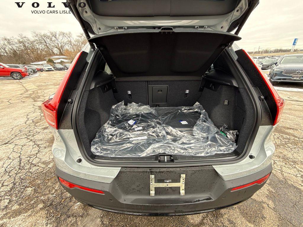 new 2026 Volvo XC40 car, priced at $47,260