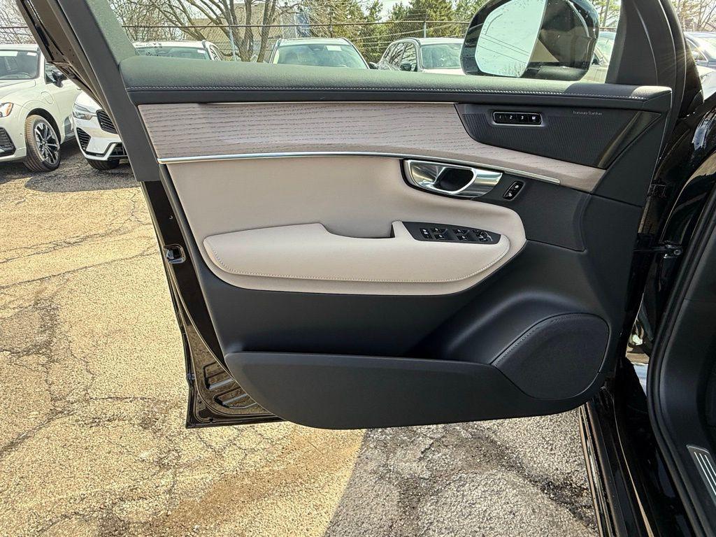 new 2026 Volvo XC90 Plug-In Hybrid car, priced at $76,995