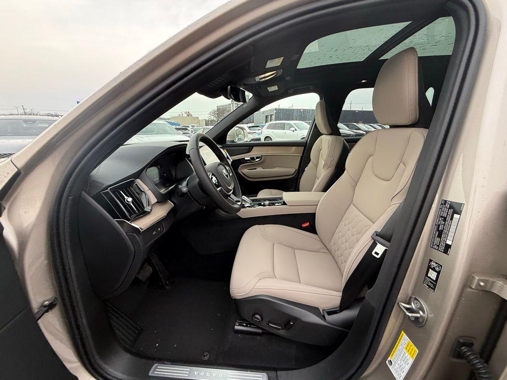 new 2026 Volvo XC90 Plug-In Hybrid car, priced at $79,875