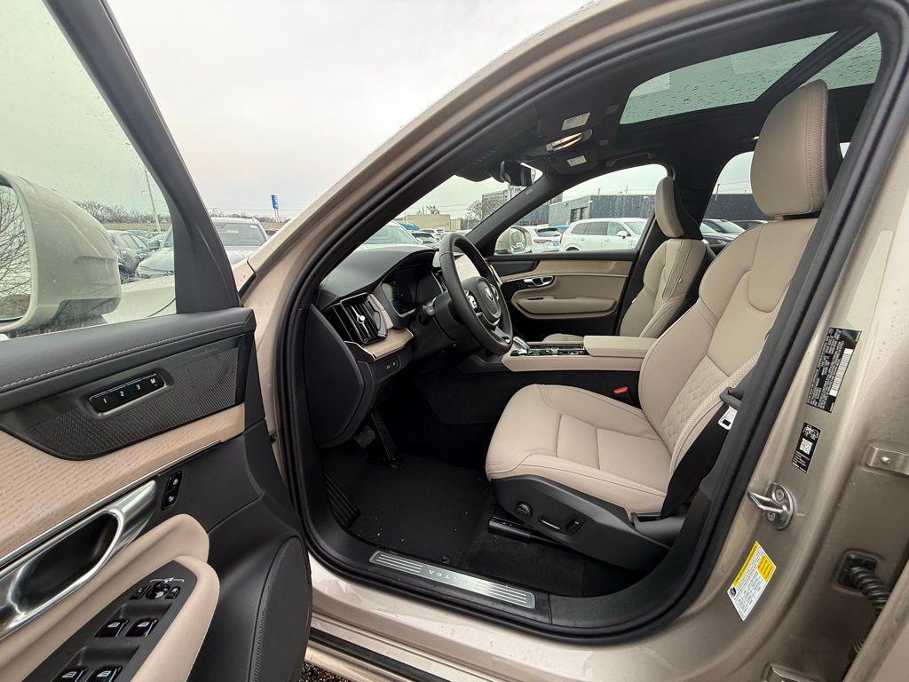 new 2026 Volvo XC90 Plug-In Hybrid car, priced at $79,875