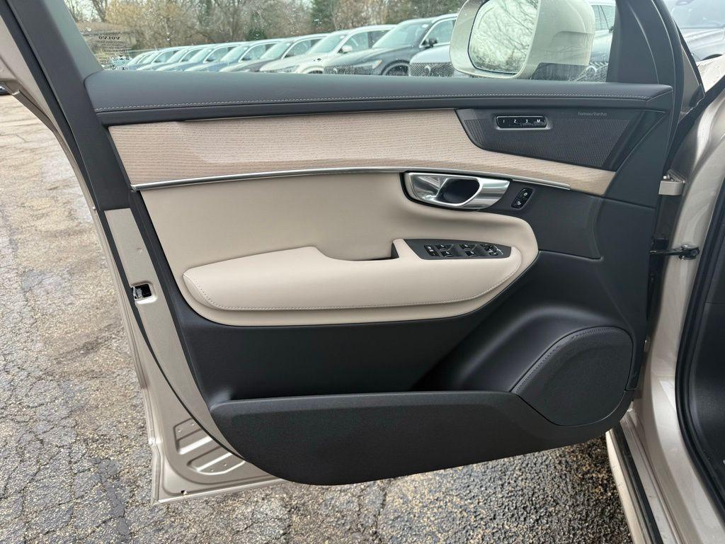 new 2026 Volvo XC90 Plug-In Hybrid car, priced at $79,875