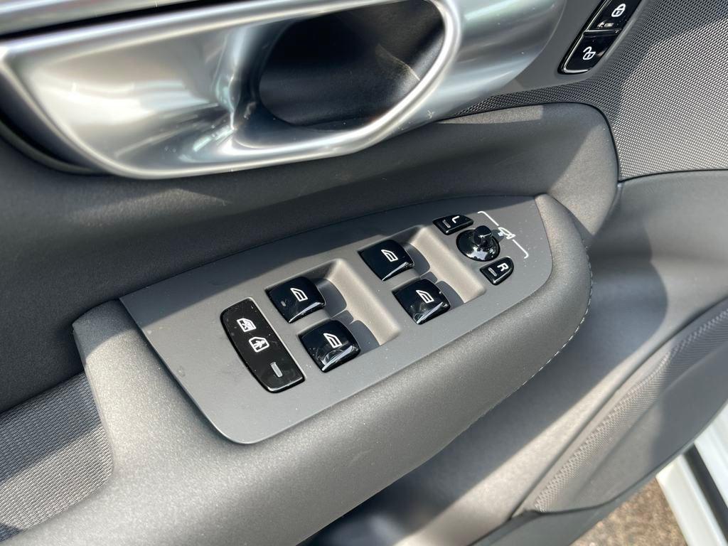 new 2025 Volvo XC90 Plug-In Hybrid car, priced at $82,405