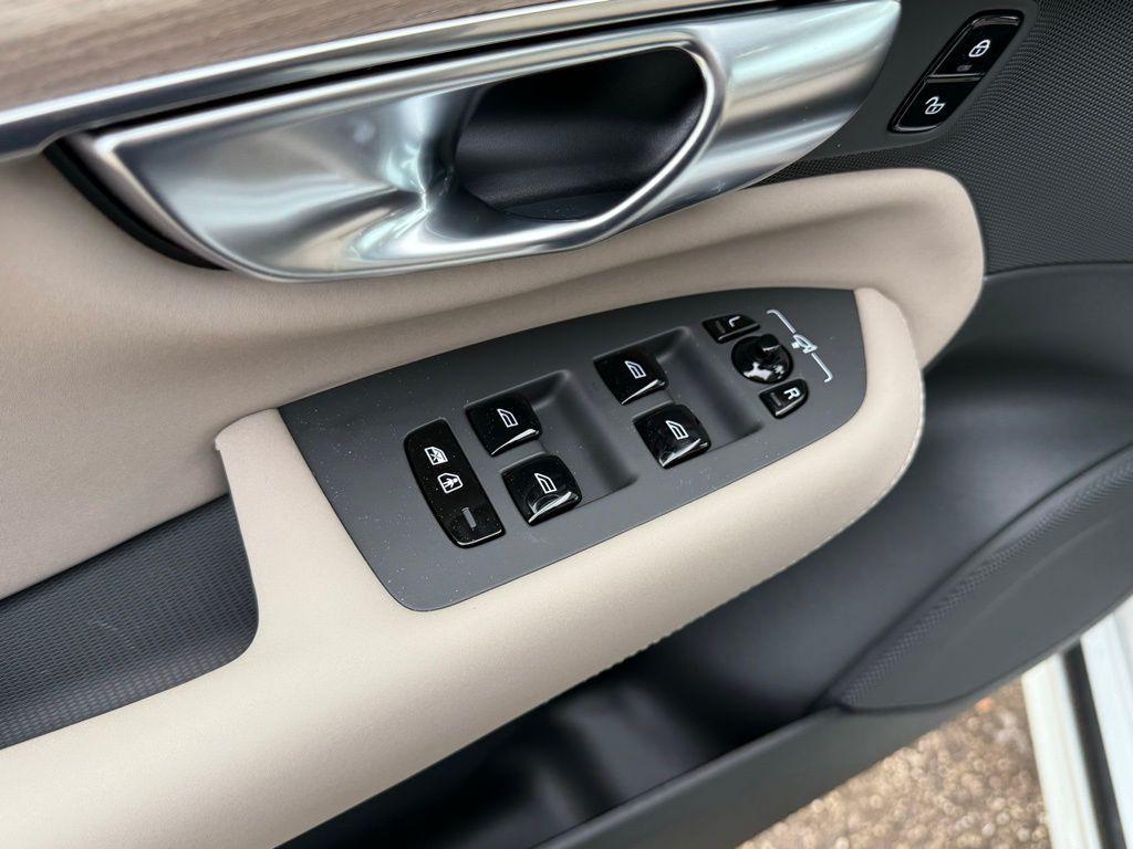 new 2026 Volvo XC90 Plug-In Hybrid car, priced at $79,875