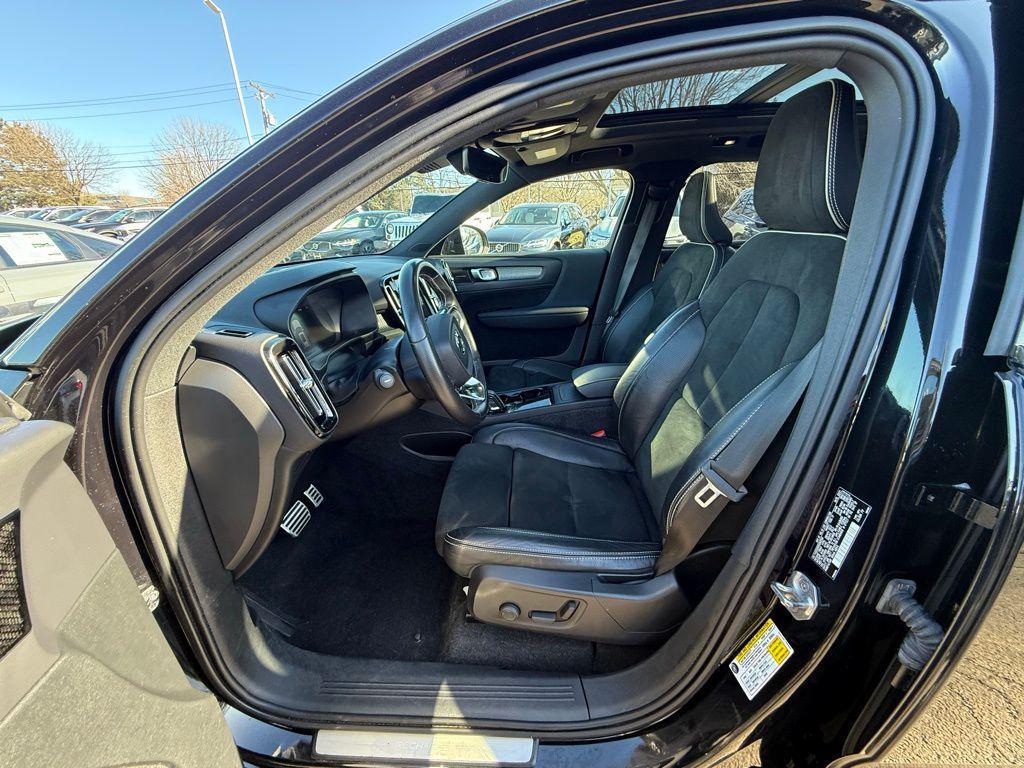 used 2021 Volvo XC40 Recharge Pure Electric car, priced at $21,999