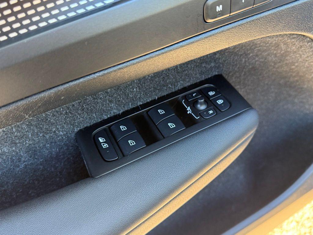 used 2021 Volvo XC40 Recharge Pure Electric car, priced at $21,999