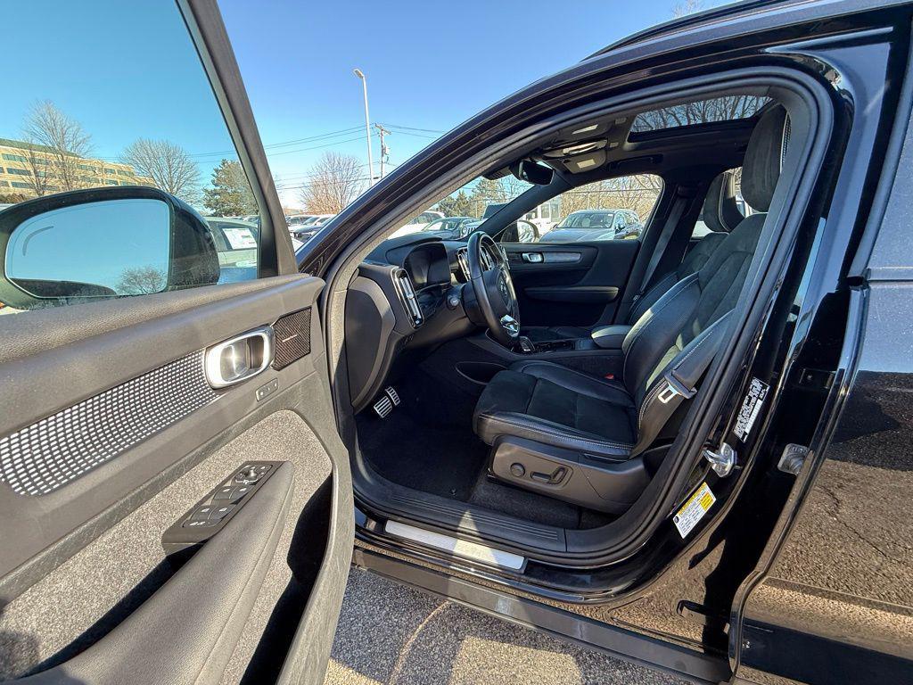 used 2021 Volvo XC40 Recharge Pure Electric car, priced at $21,999