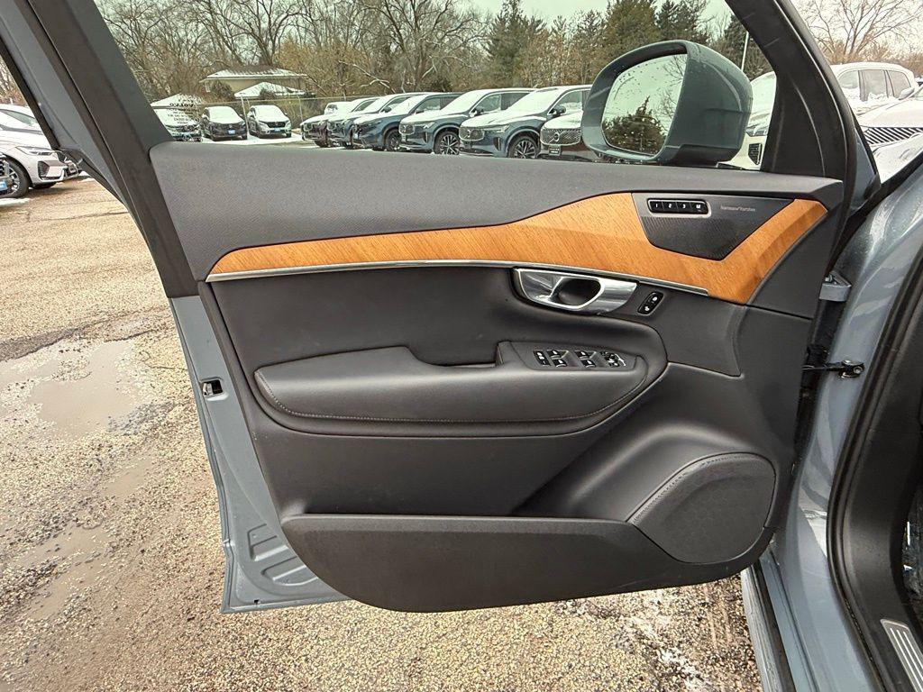 used 2023 Volvo XC90 car, priced at $38,999