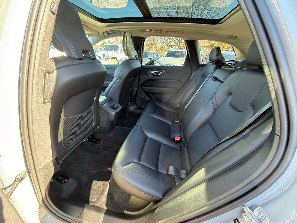 new 2025 Volvo XC60 car, priced at $45,067