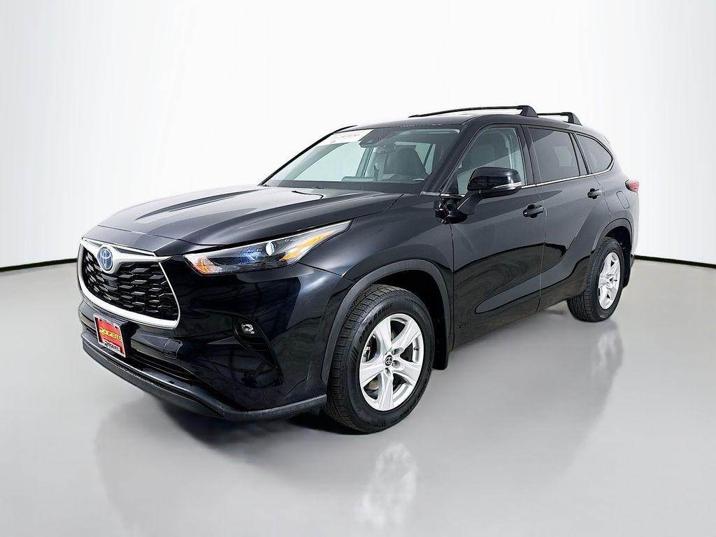 used 2022 Toyota Highlander Hybrid car, priced at $32,995