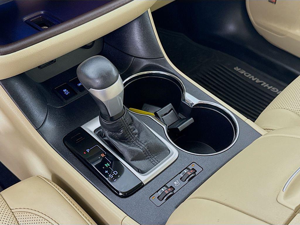 used 2015 Toyota Highlander car, priced at $24,500