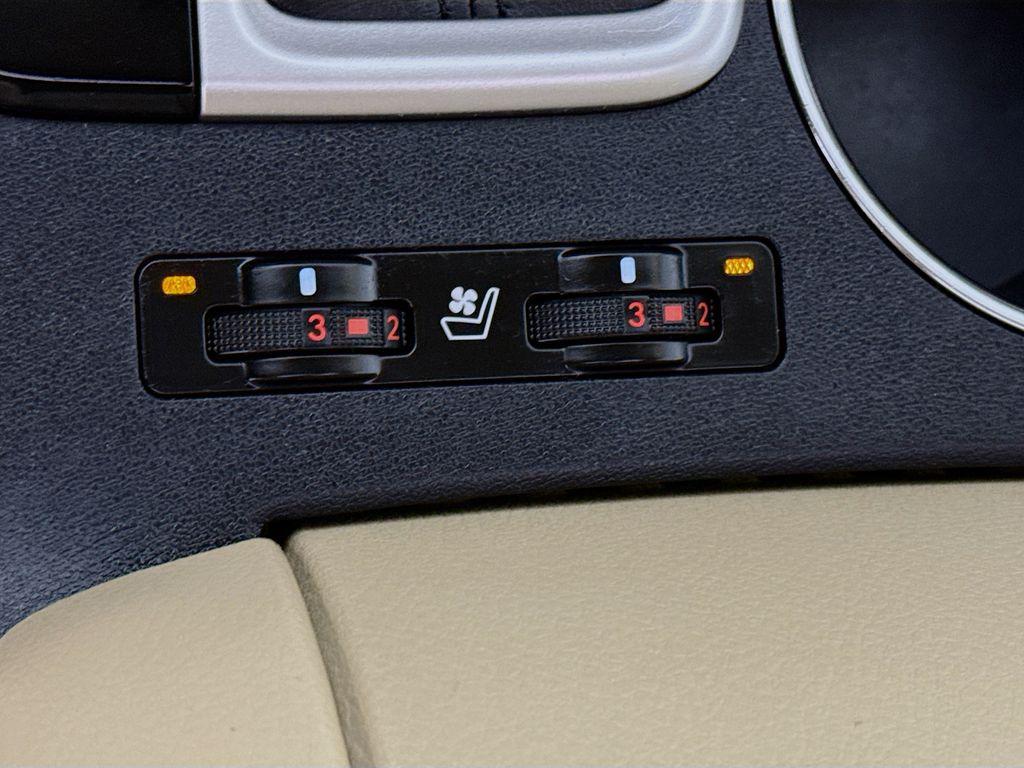 used 2015 Toyota Highlander car, priced at $24,500