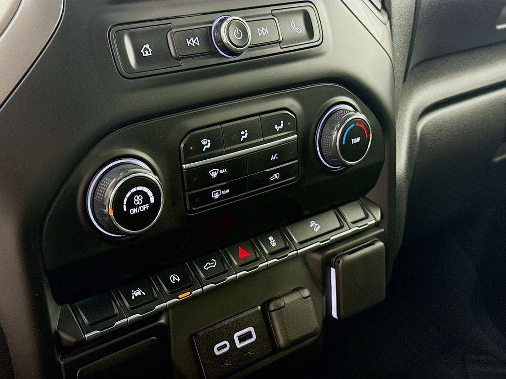 used 2025 Chevrolet Silverado 1500 car, priced at $43,900