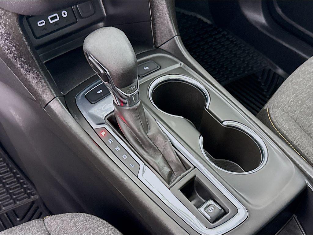 used 2023 Chevrolet Equinox car, priced at $20,900