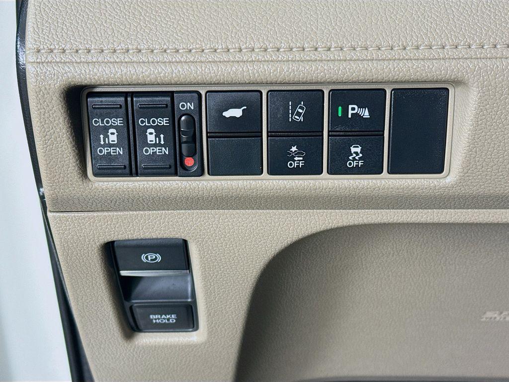 used 2018 Honda Odyssey car, priced at $27,900