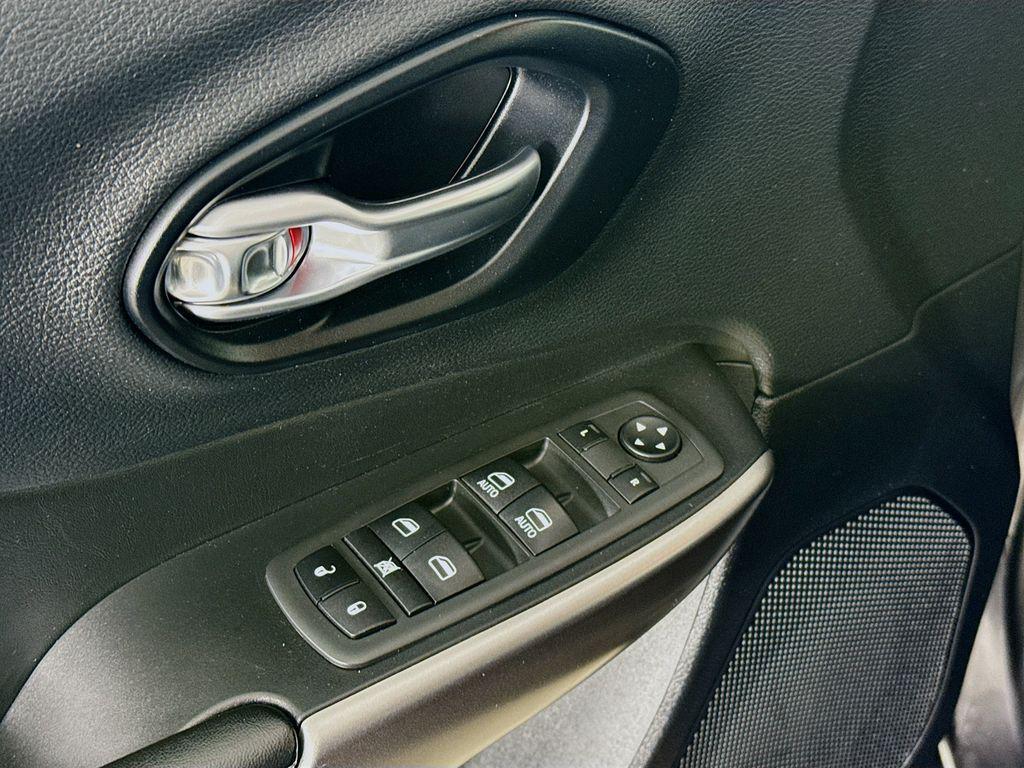 used 2021 Jeep Cherokee car, priced at $17,993