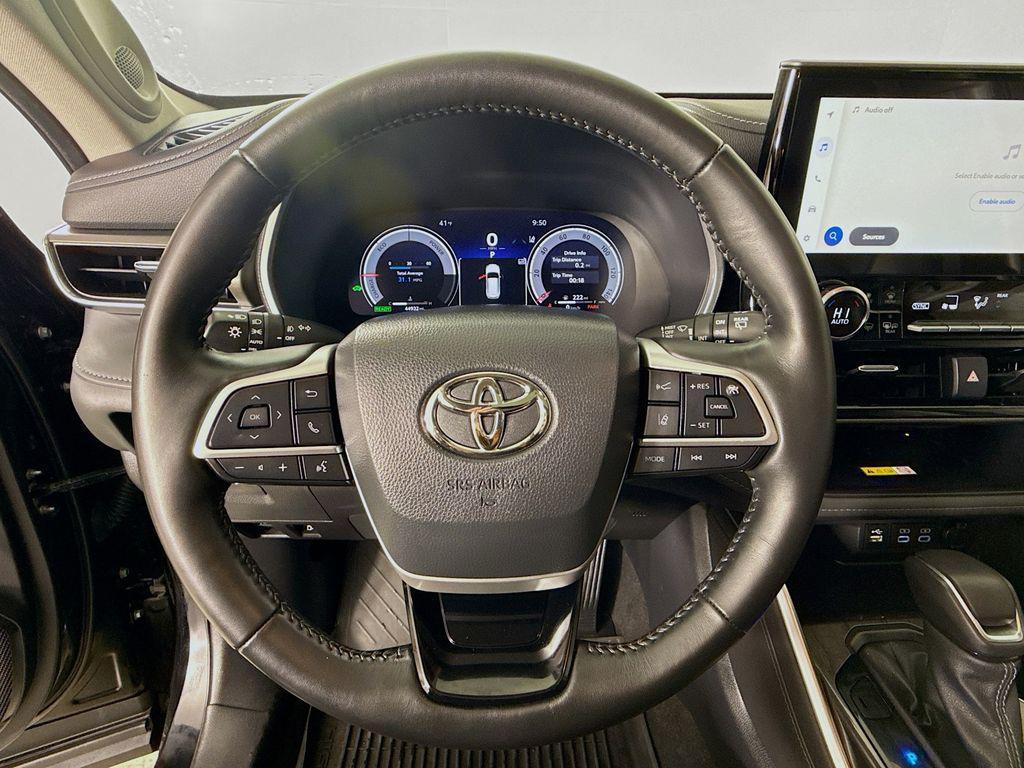 used 2023 Toyota Highlander Hybrid car, priced at $43,900