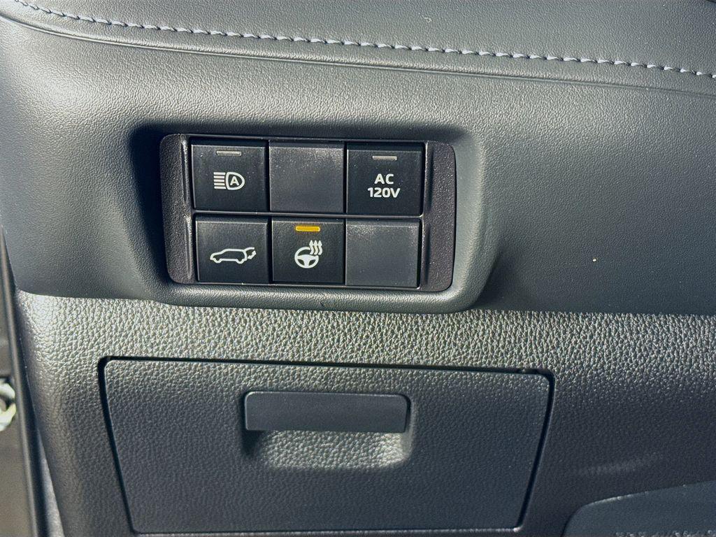 used 2023 Toyota Highlander Hybrid car, priced at $43,900