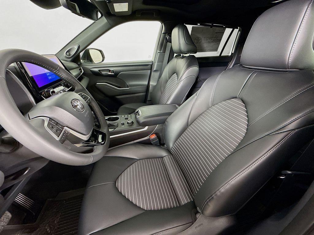new 2026 Toyota Highlander car, priced at $51,543