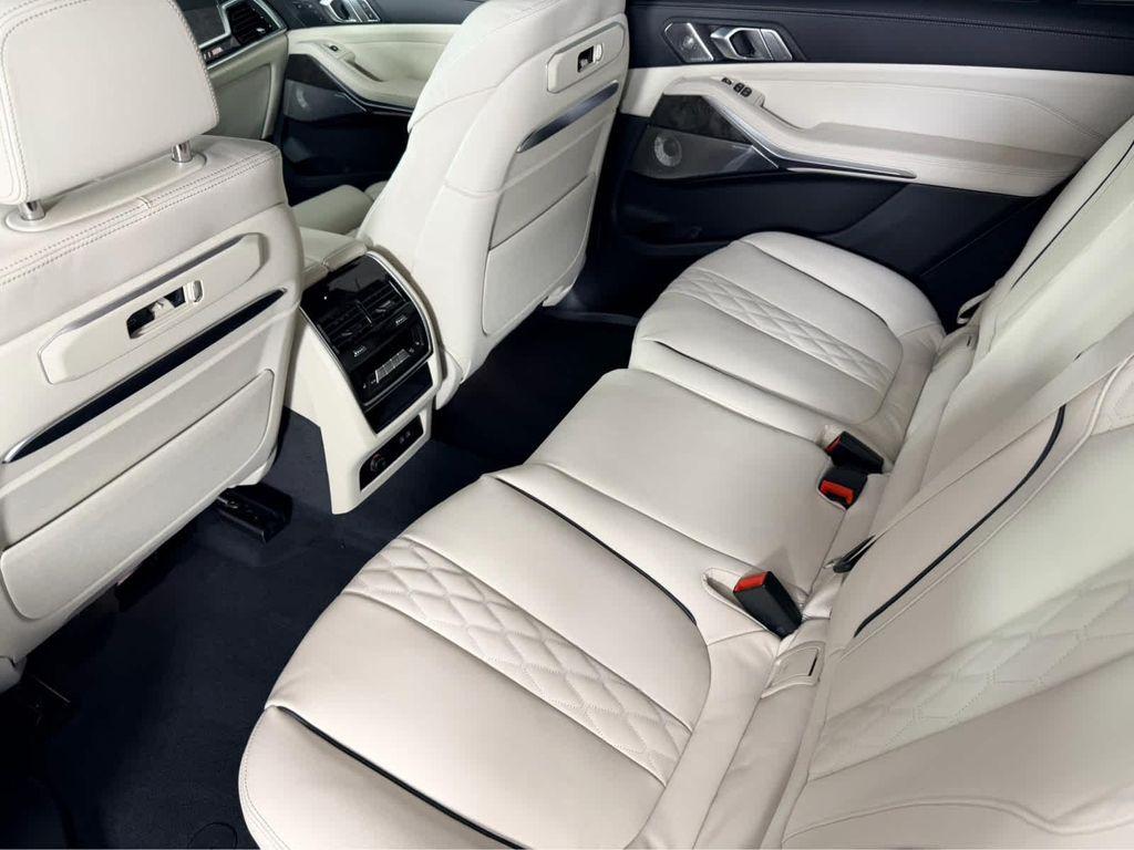 new 2026 BMW X7 car, priced at $127,425