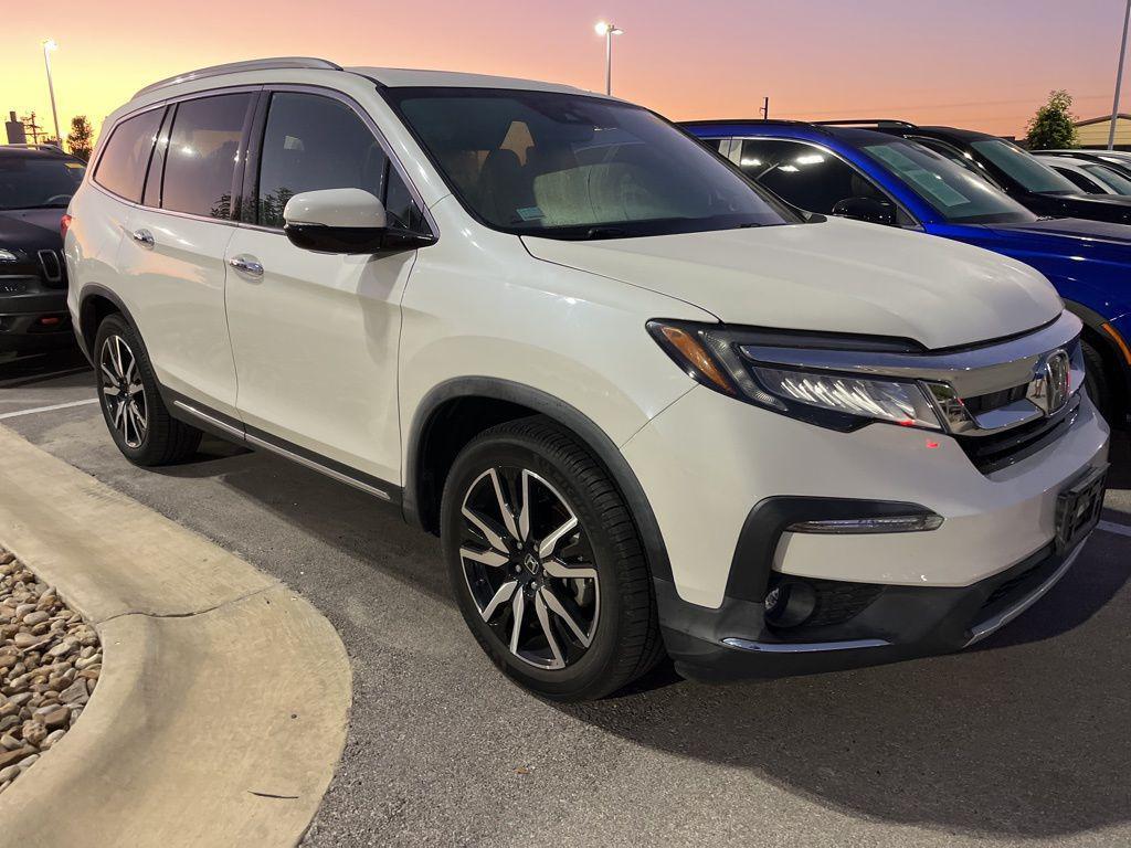 2019 White Diamond Pearl Honda Pilot