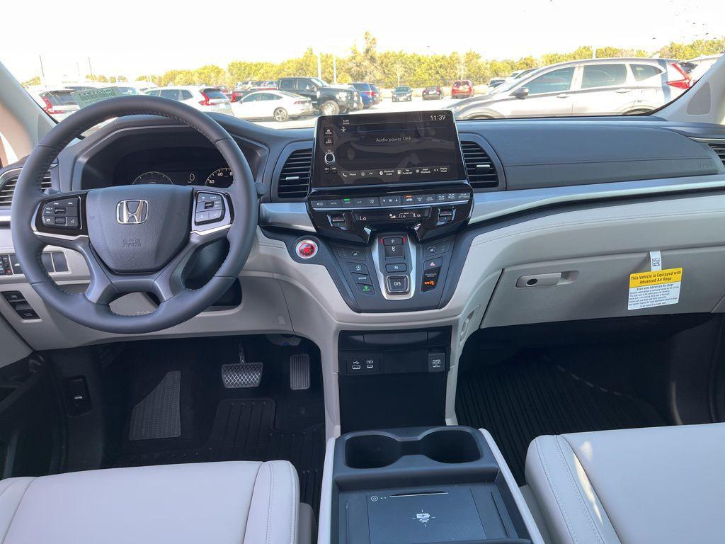 new 2026 Honda Odyssey car, priced at $45,685