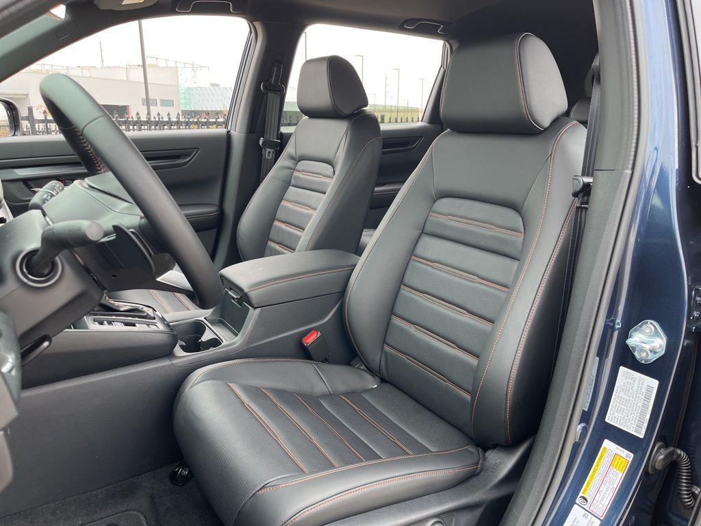 new 2026 Honda CR-V Hybrid car, priced at $41,675