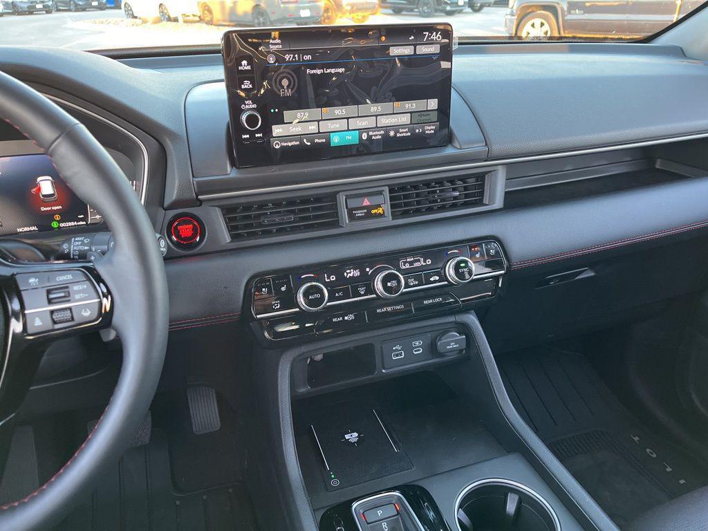 used 2025 Honda Pilot car, priced at $51,696