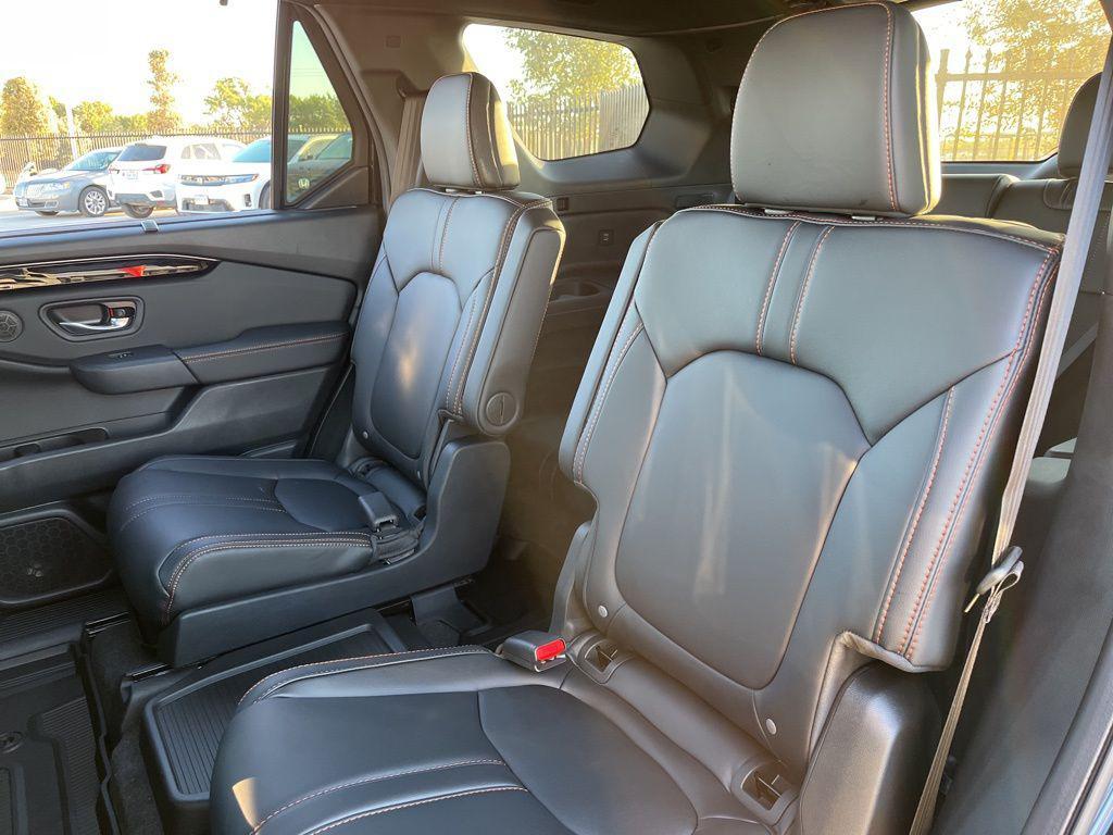 new 2025 Honda Pilot car, priced at $47,982