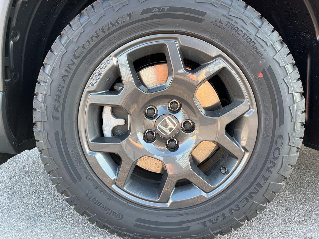 new 2025 Honda Pilot car, priced at $47,982