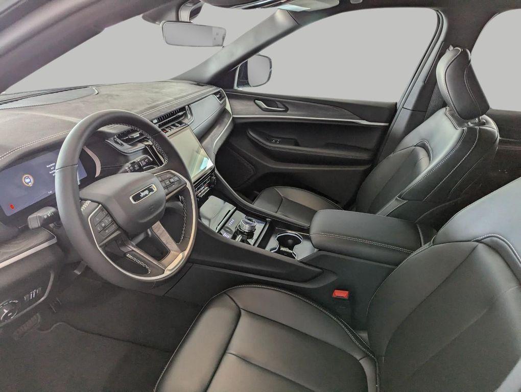 new 2025 Jeep Grand Cherokee car, priced at $47,603