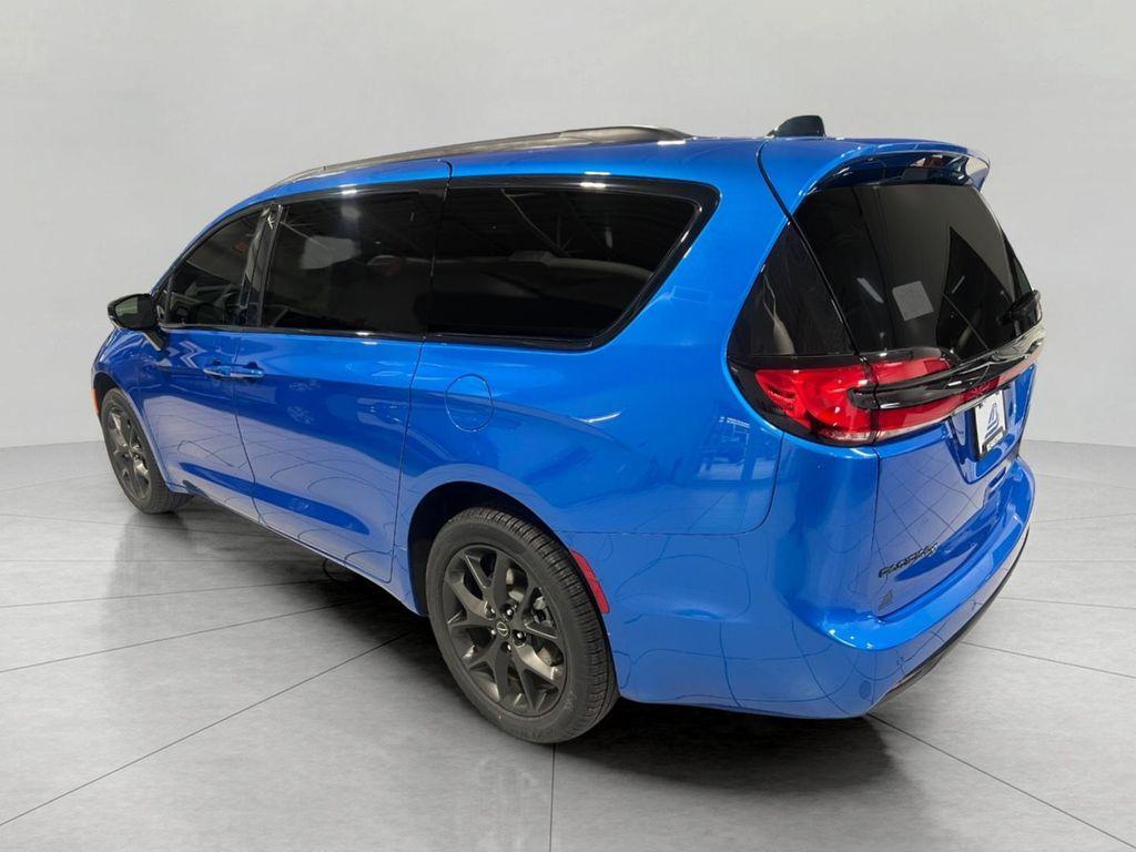 new 2026 Chrysler Pacifica car, priced at $51,753