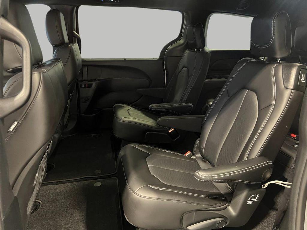 new 2026 Chrysler Pacifica car, priced at $38,557