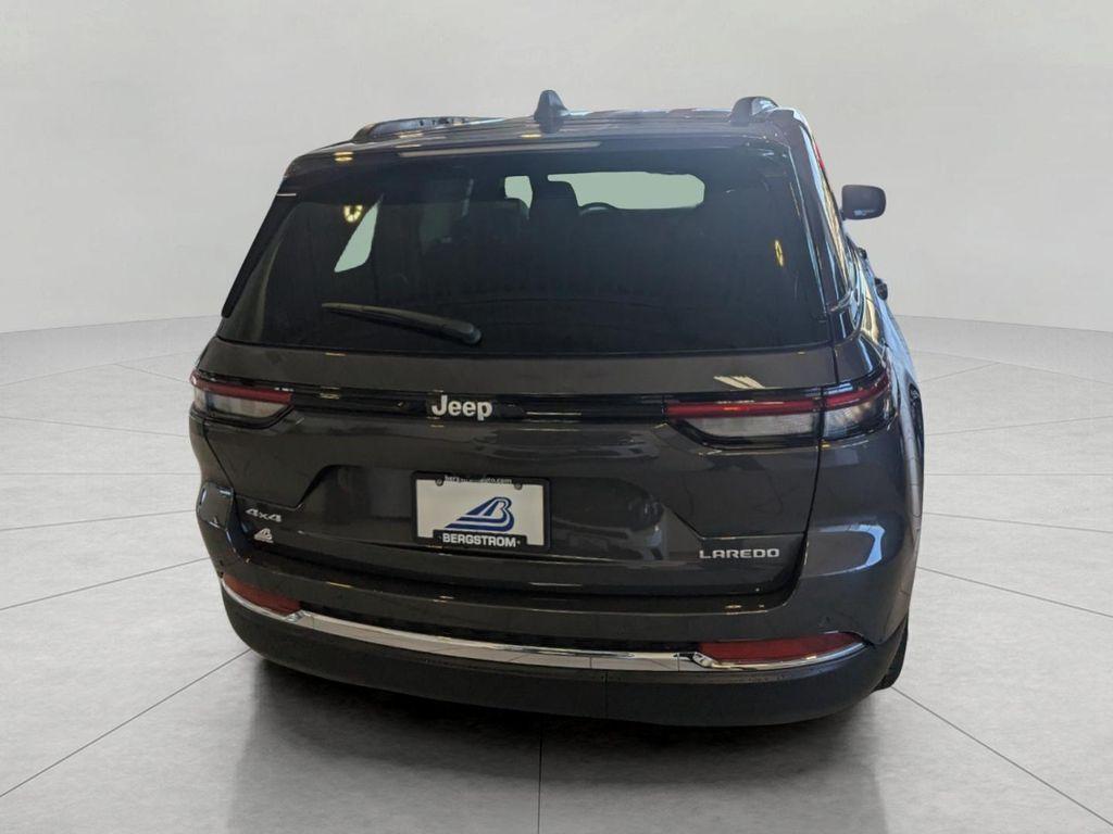 new 2026 Jeep Grand Cherokee car, priced at $44,992