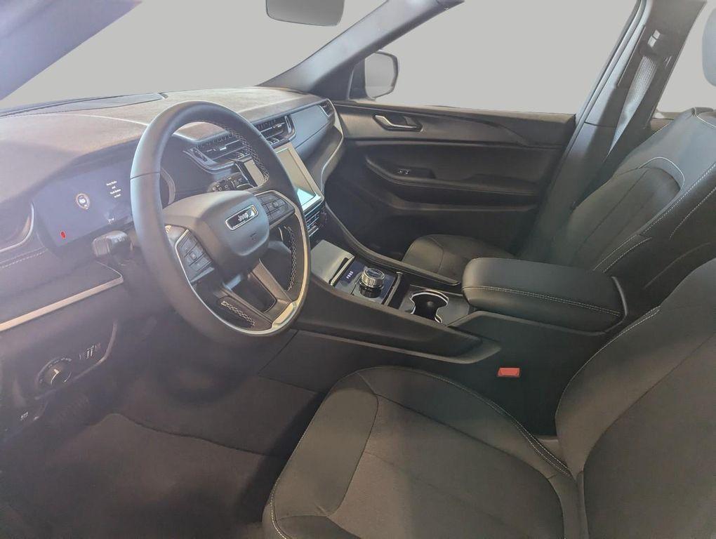 new 2026 Jeep Grand Cherokee car, priced at $44,992