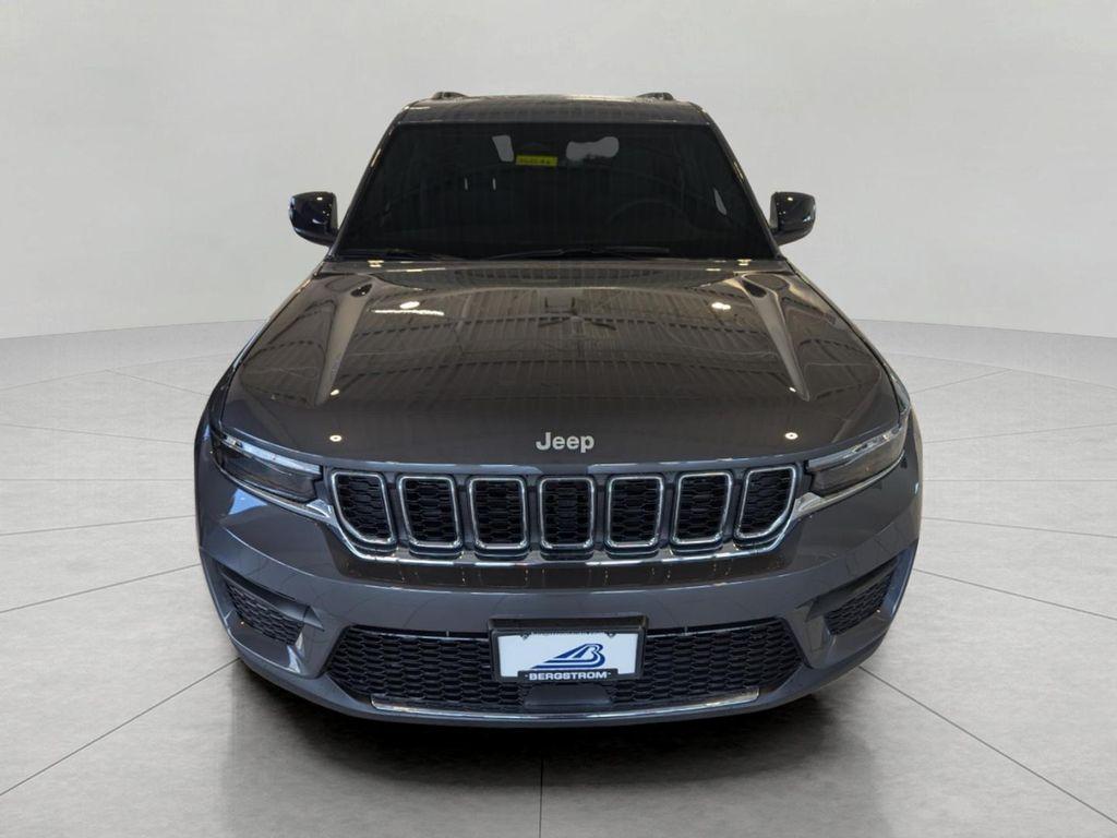 new 2026 Jeep Grand Cherokee car, priced at $44,992