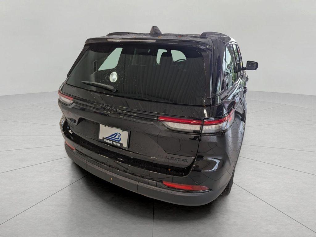 new 2025 Jeep Grand Cherokee car, priced at $47,605