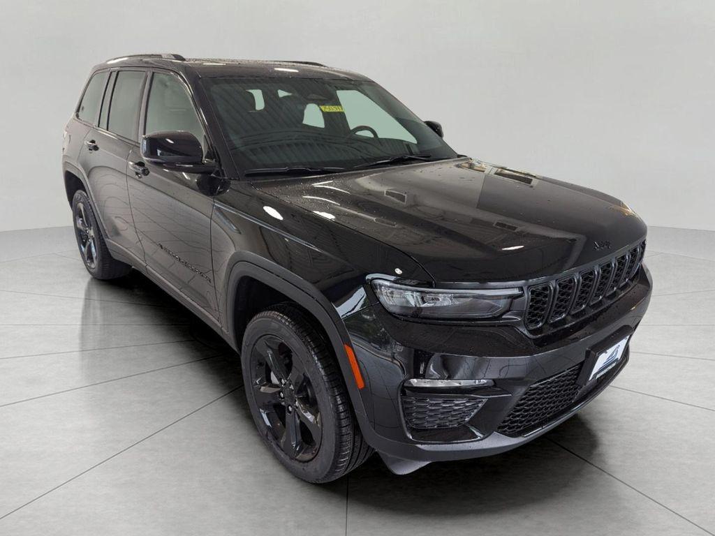 new 2025 Jeep Grand Cherokee car, priced at $47,605