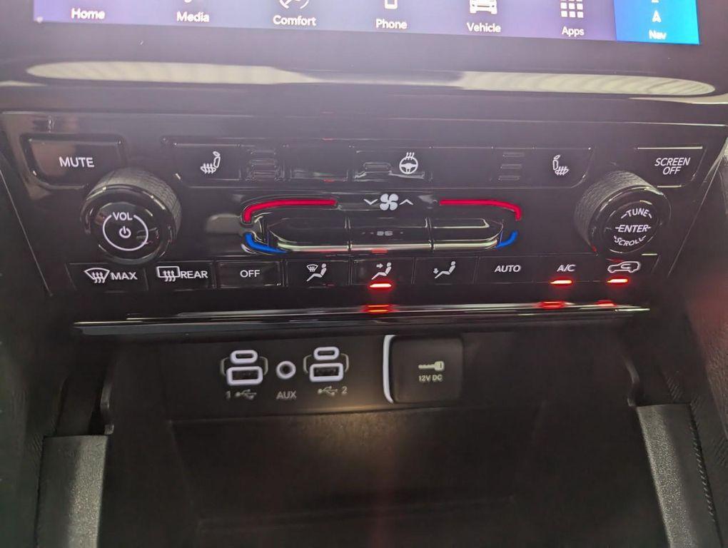 new 2025 Jeep Grand Cherokee car, priced at $47,605