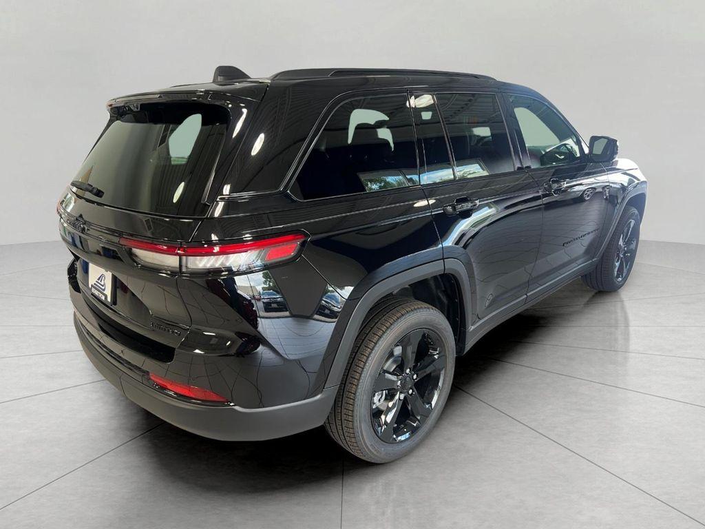 new 2025 Jeep Grand Cherokee car, priced at $47,235