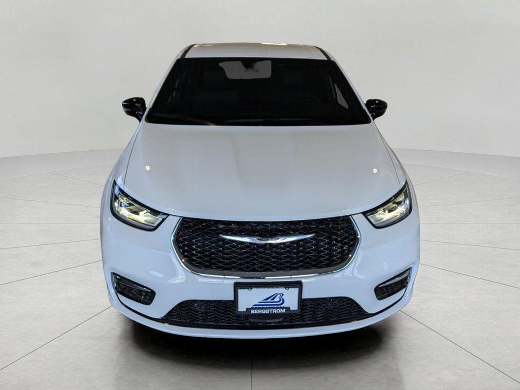 new 2026 Chrysler Pacifica car, priced at $44,764