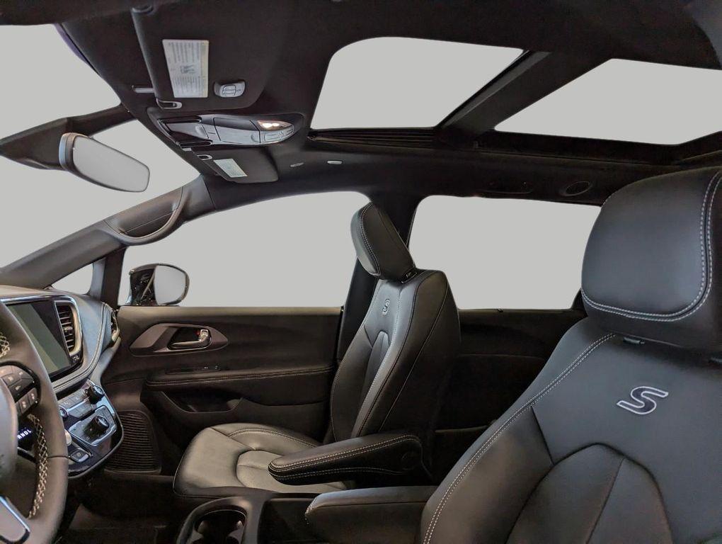new 2026 Chrysler Pacifica car, priced at $46,835