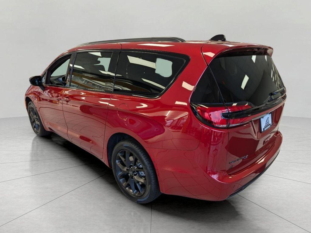 new 2026 Chrysler Pacifica car, priced at $46,835
