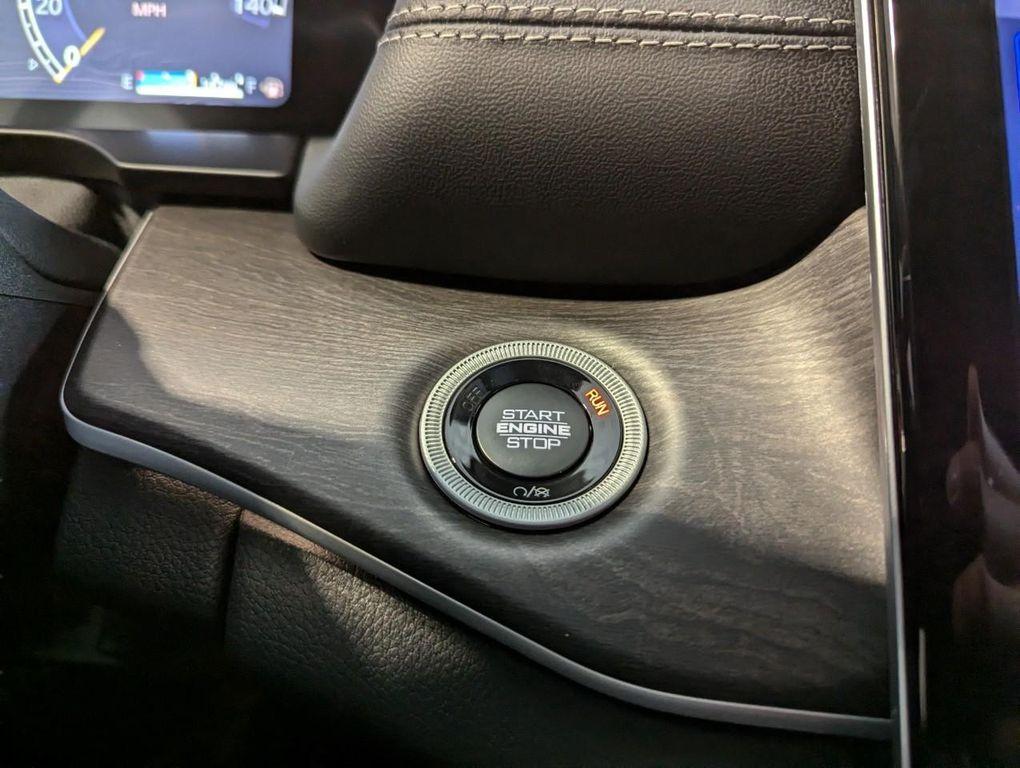 new 2025 Jeep Grand Cherokee L car, priced at $43,325